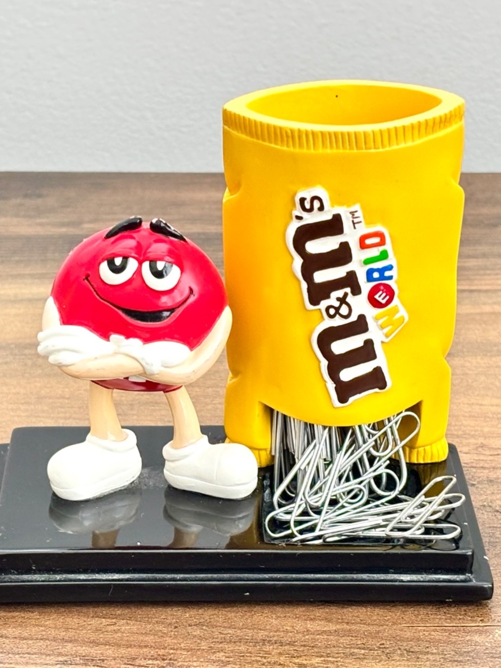 VINTAGE M&M's World Candy Red M&M Desktop Pencil Paper Clip Holder Organizer